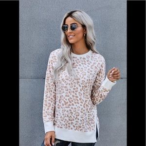 NWOT- Loose fit long sleeve leopard print top